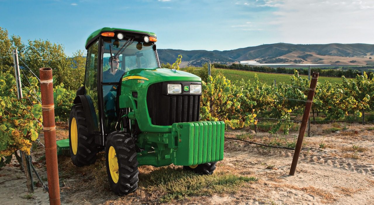 John Deere Narrow Tractors for Vineyards and Orchards