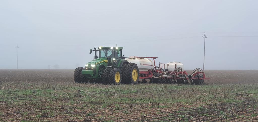 John Deere 8R 410 with Electric Variable Transmission (EVT) in SA