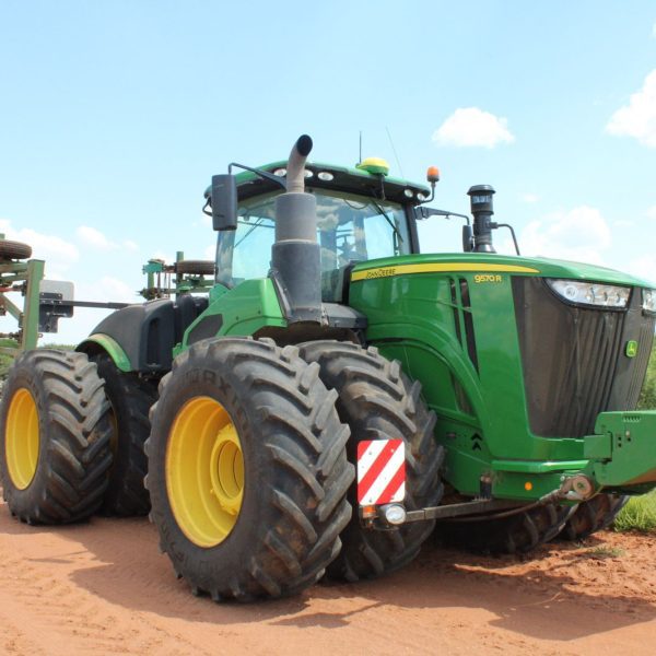 JOHN DEERE - 9570R MFWD TRACTOR - (Polokwane)