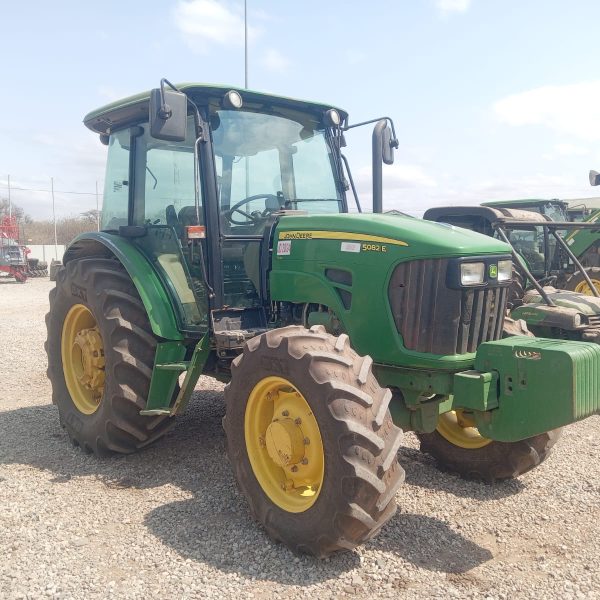 JOHN DEERE - 5082E MFWD Cab- (Marble Hall)