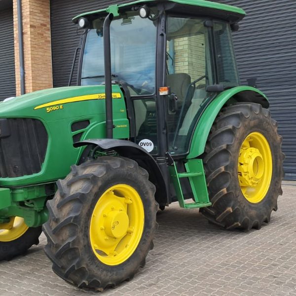 JOHN DEERE - 5090E MFWD CAB - (Polokwane)