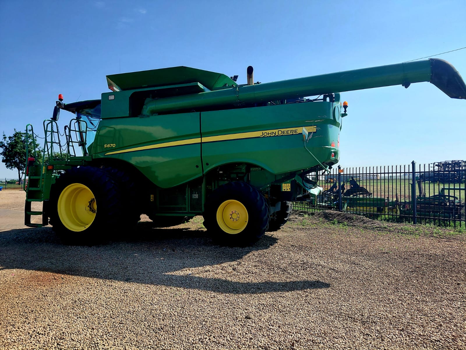 John Deere - S670 Combine Harvester - For Sale at AFGRI Equipment (Delmas) - 3/4 Back View John Deere - S670 Combine Harvester - For Sale at AFGRI Equipment (Delmas) - 3/4 Back View
