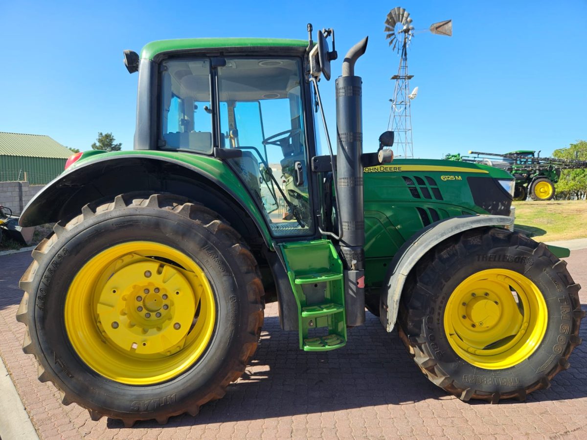 John Deere - 6125M Tractor - Malmesbury