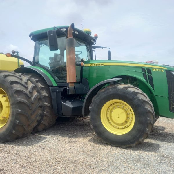 John Deere - 8370R Tractor - (Delmas)