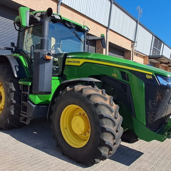 John Deere - 8R230 Tractor - (Polokwane)