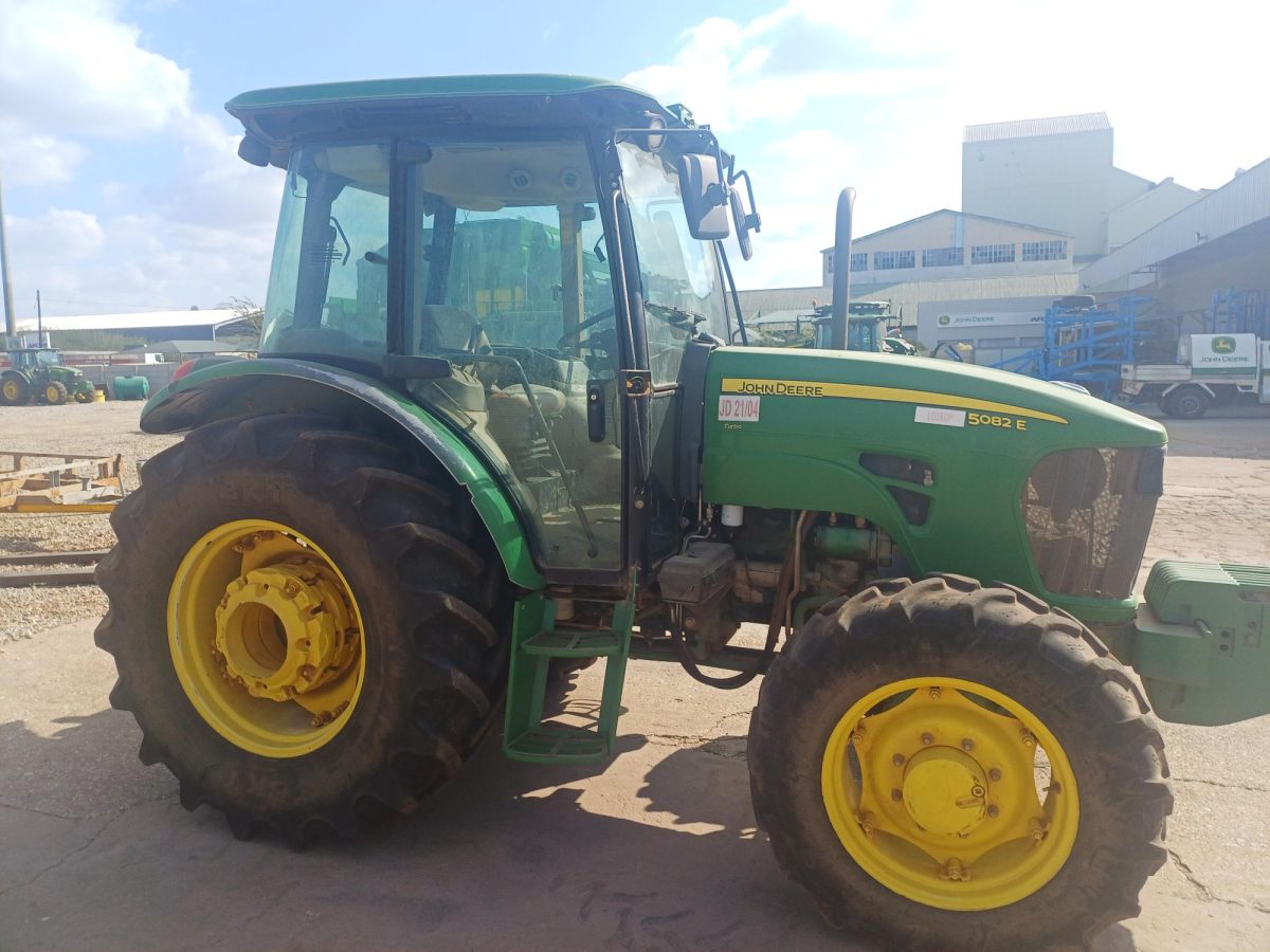 John Deere - 5082E Tractor - (Marble Hall)
