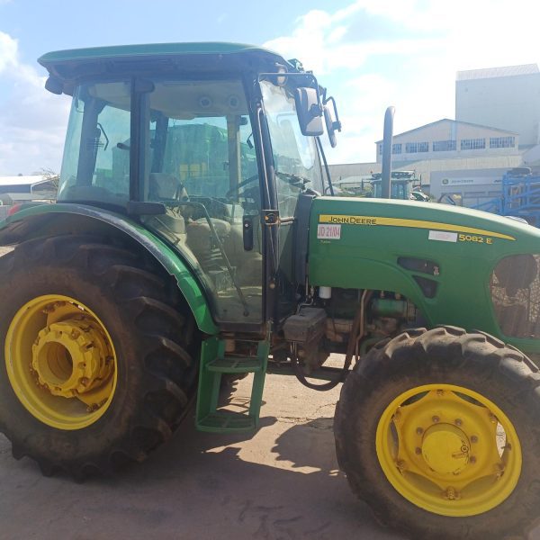 John Deere - 5082E Tractor - (Marble Hall)
