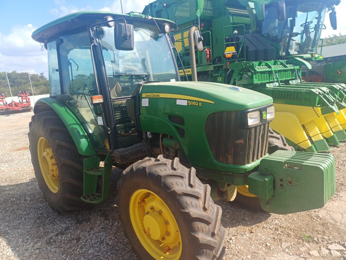 John Deere - 5082E Tractor - (Marble Hall)