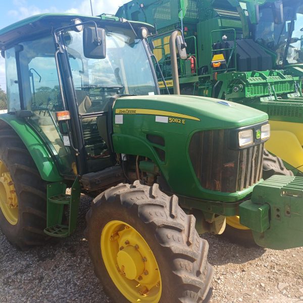 John Deere - 5082E Tractor - (Marble Hall)