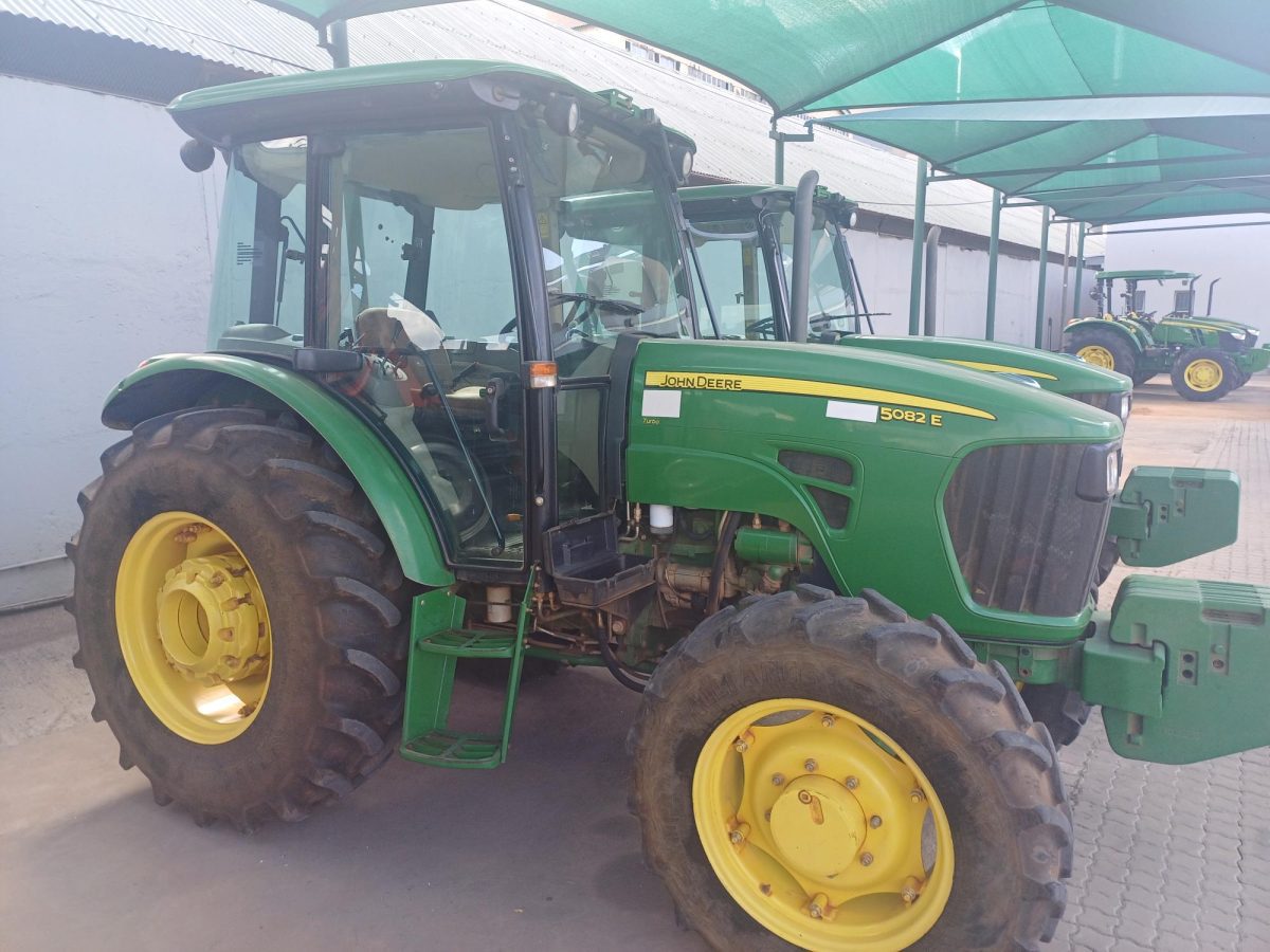 John Deere - 5082E Tractor - (Marble Hall)