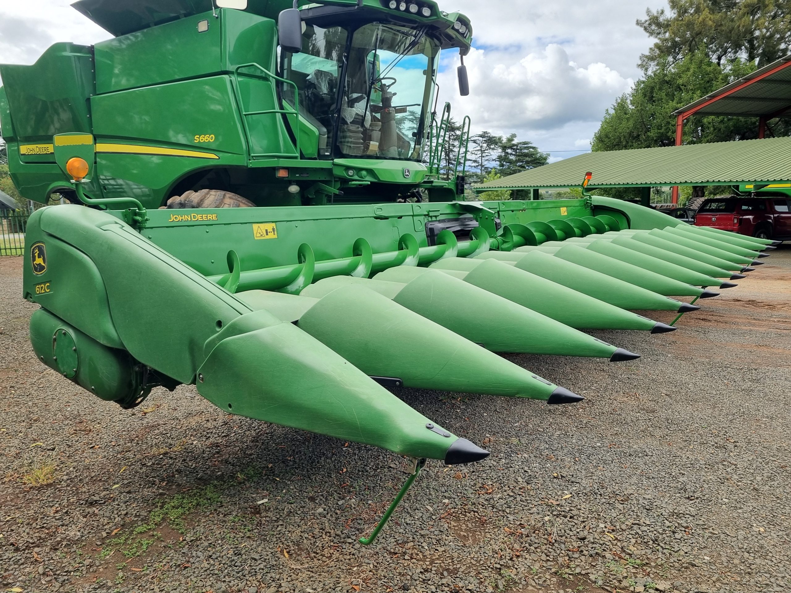 John Deere - 612C Cornhead - (Winterton)