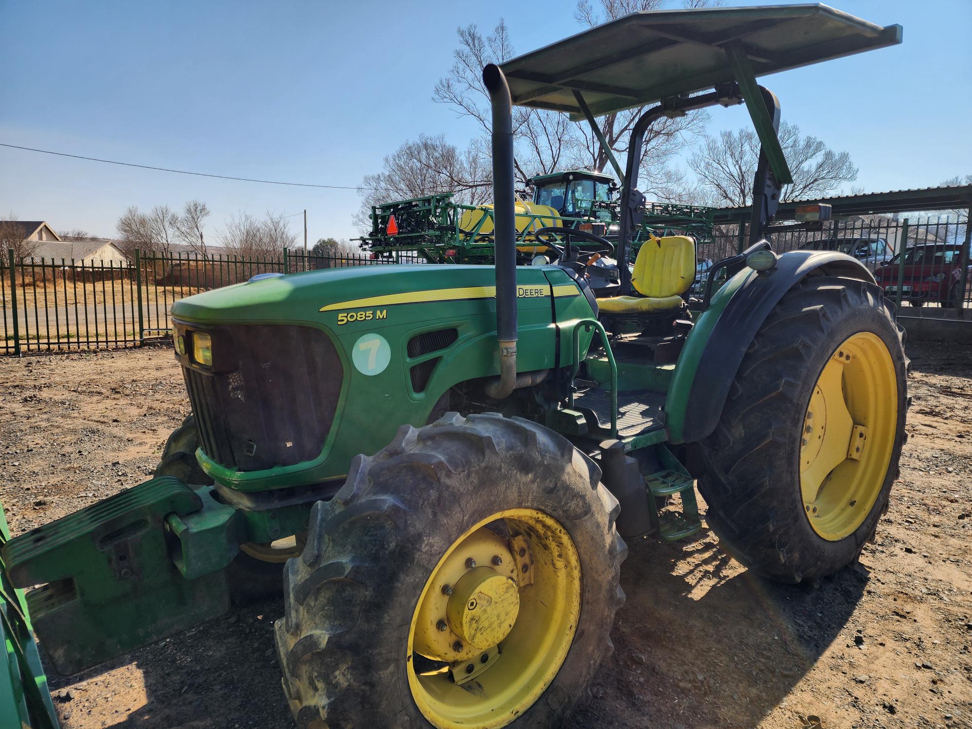 John Deere - 5085M MFWD Tractor - (Harrismith)