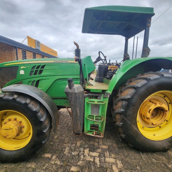 John Deere - 6140M OOS MFWD Tzaneen Side View