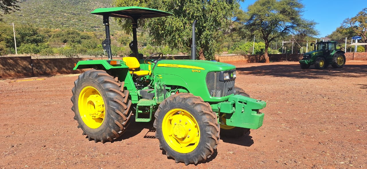 John Deere - 5075E - (Thabazimbi) - Side View