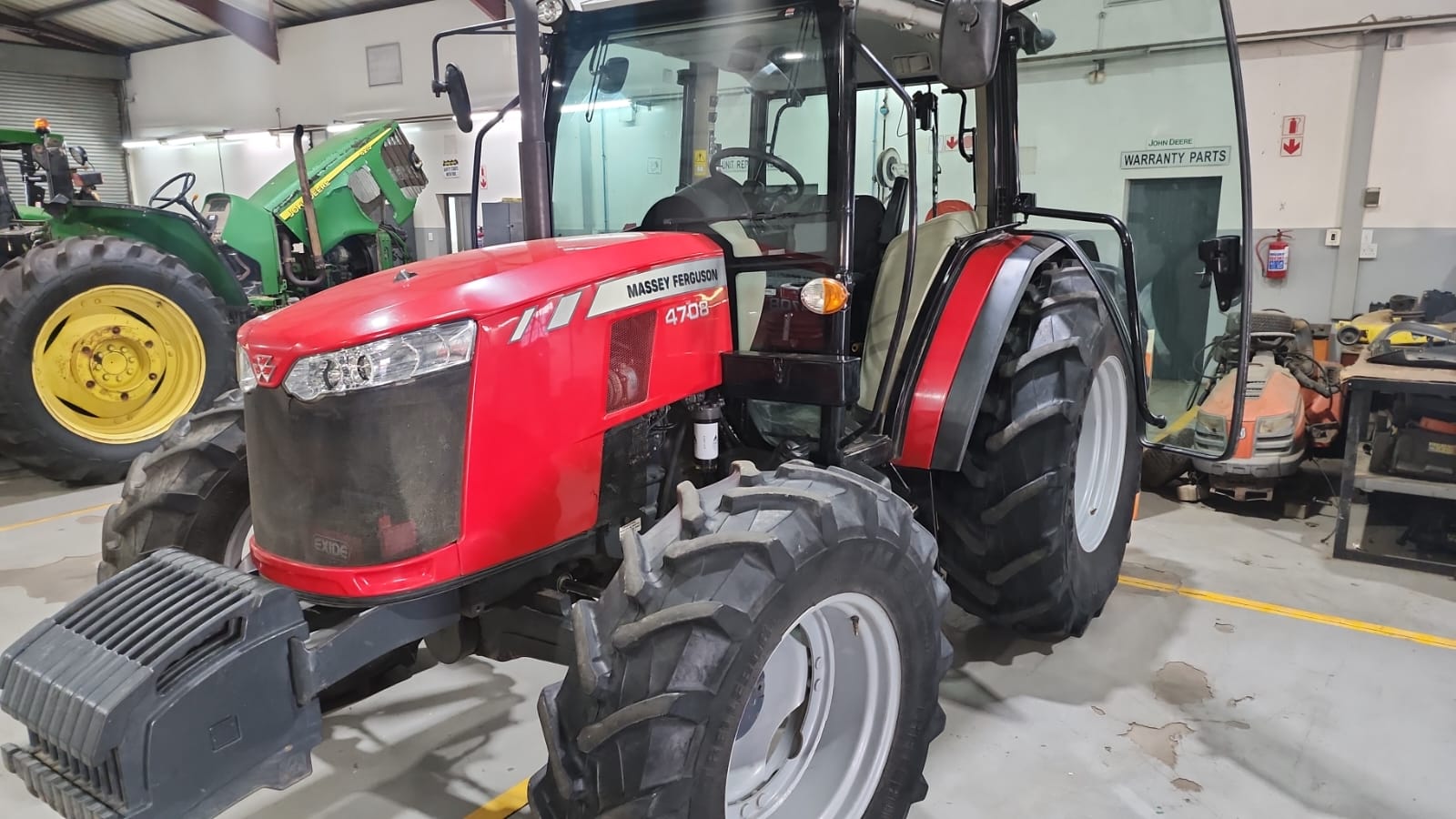 Massey Ferguson - 4708 CAB 4WD Tractor - (Salt Rock)