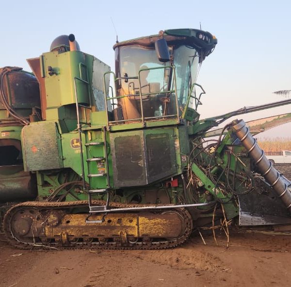 John Deere - CH570 Sugar Cane Harvester - (Komatipoort) Side View 1