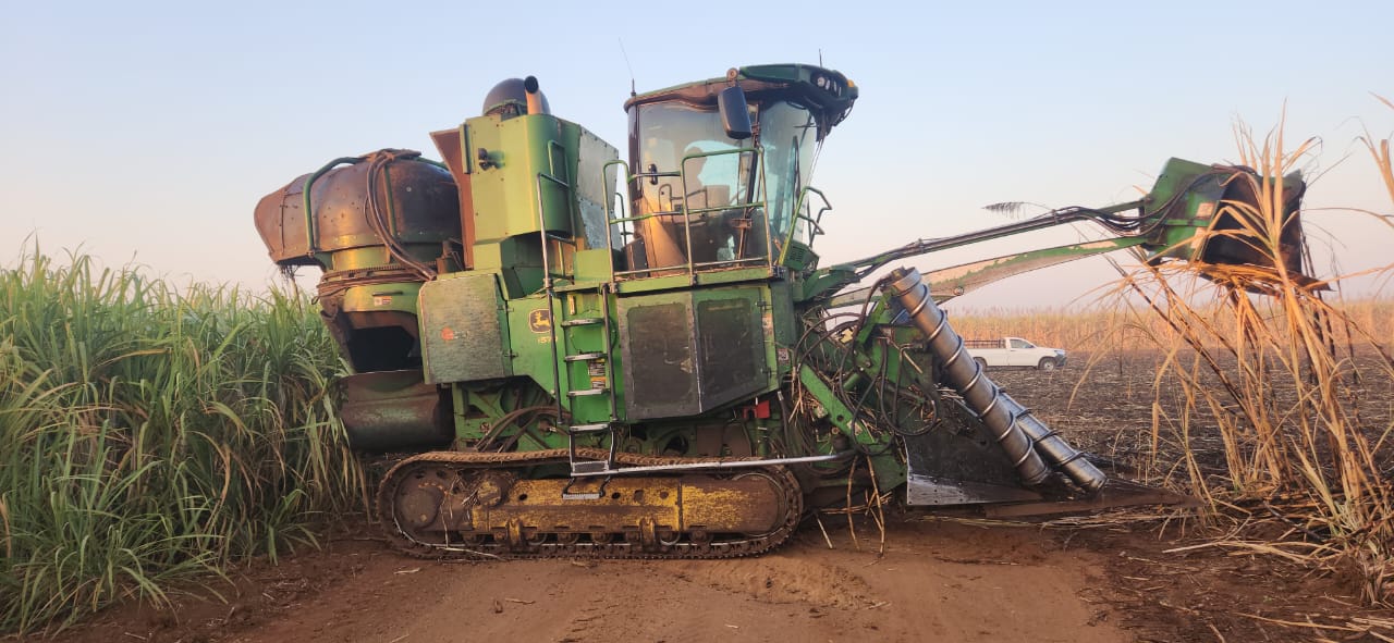 John Deere - CH570 Sugar Cane Harvester - (Komatipoort) Side View 1