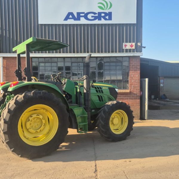 John Deere - 6105M MFWD OOS - (Pietermaritzburg)