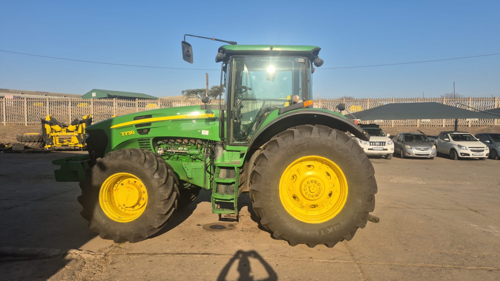 John Deere - 7730 MFWD CAB Tractor