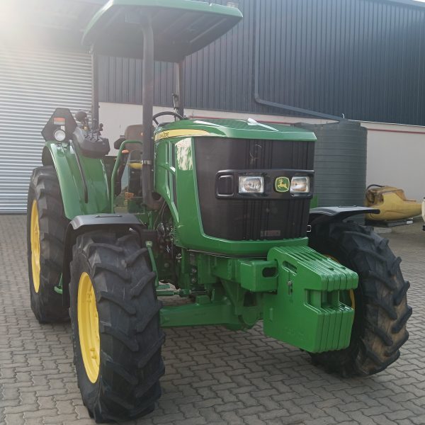 John Deere - 6095B Tractor - (Caledon) - Front View