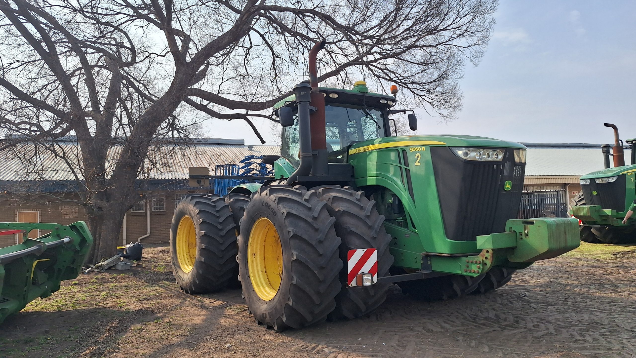 John Deere - 9560R Tractor - For Sale AFGRI Equipment (Bethal) (2) - 3/4 View