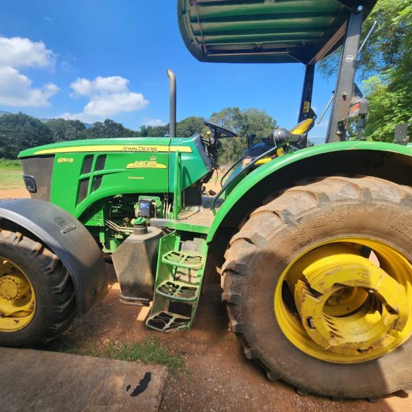John Deere - 6110B OOS MFWD Tractor - For Sale at AFGRI Equipment (Tzaneen) - Side View