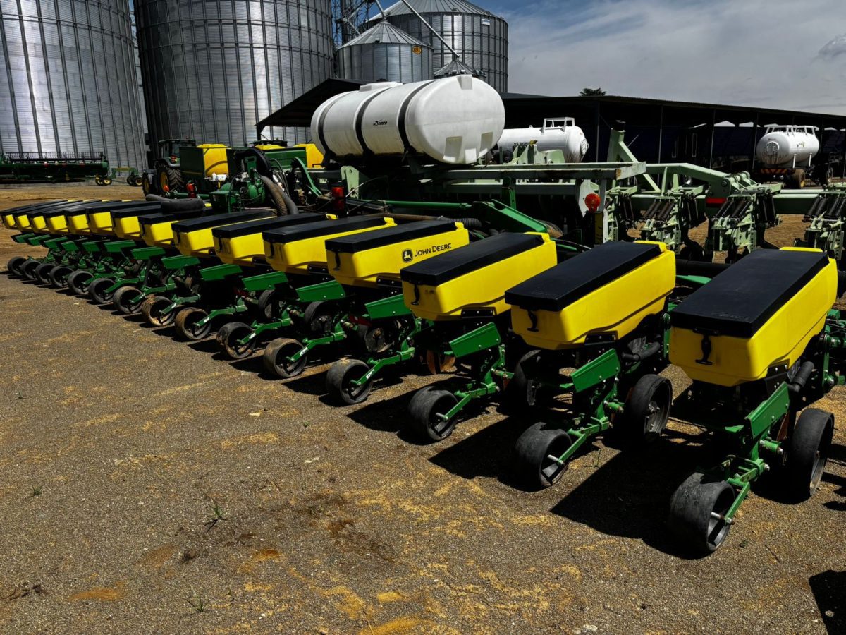 John Deere / Orthman - Strip-Till Planter - For Sale at AFGRI Equipment (Newcastle) - 3/4 Back View