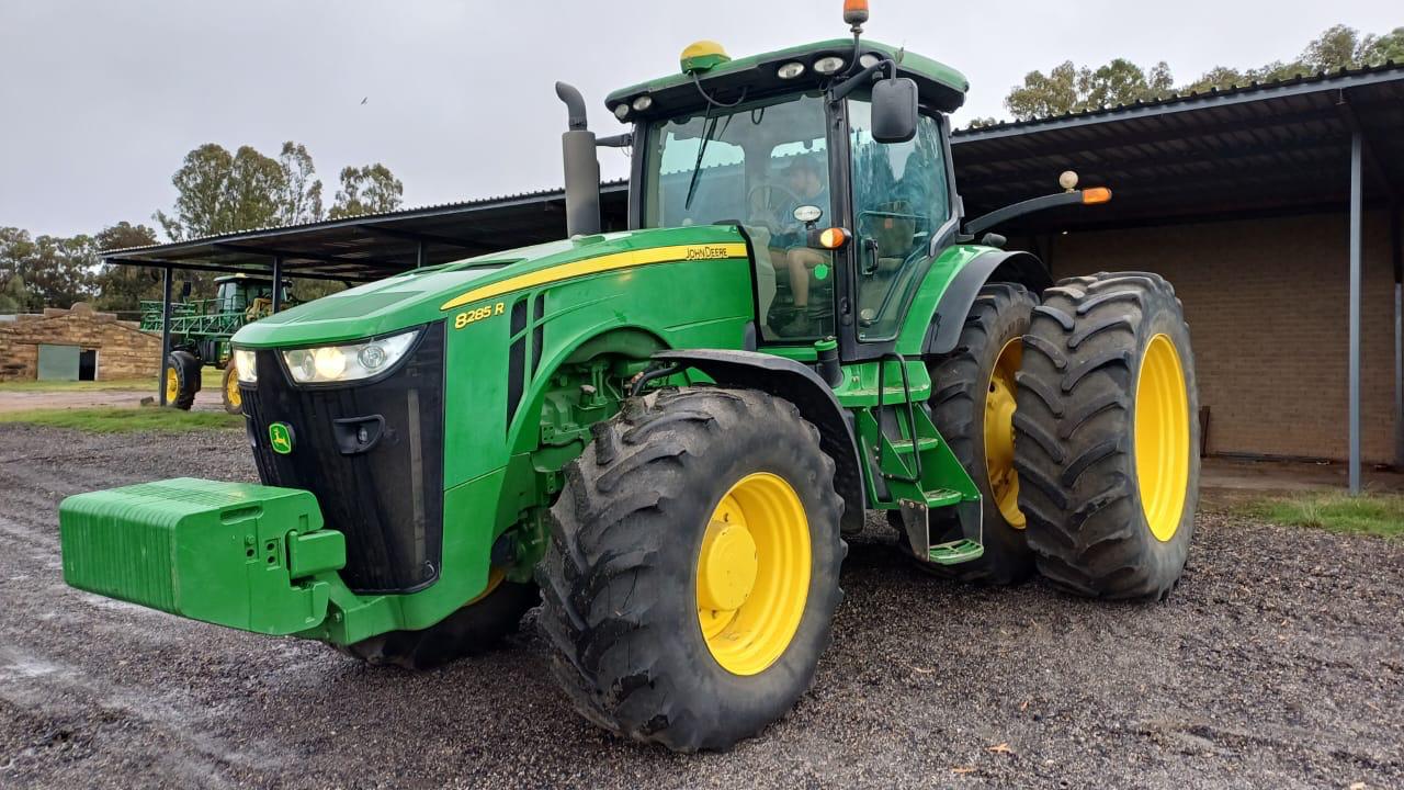 John Deere - 8285R Tractor - For Sale AFGRI Equipment (Bethlehem) - 3/4 Front View