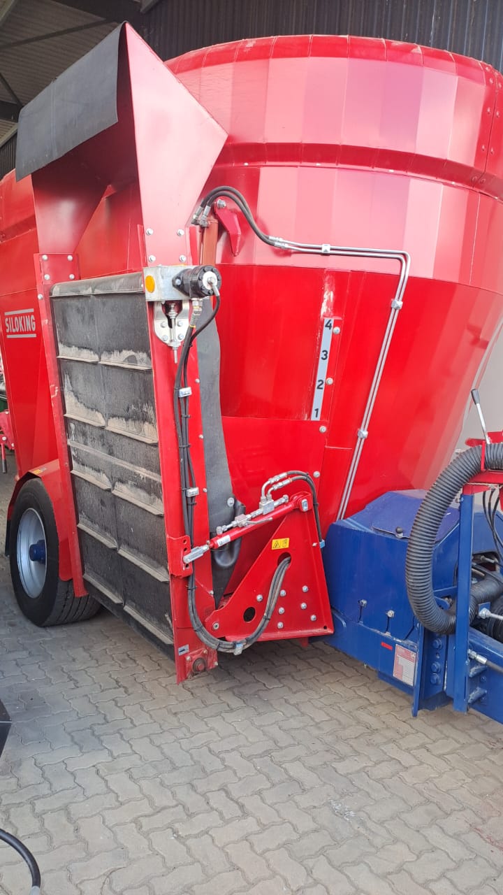 Siloking - Avant 4.0 Vertical Feed Mixer - For sale at AFGRI Equipment Caledon - Outside front Siloking - Avant 4.0 Vertical Feed Mixer - For sale at AFGRI Equipment Caledon - Outside front