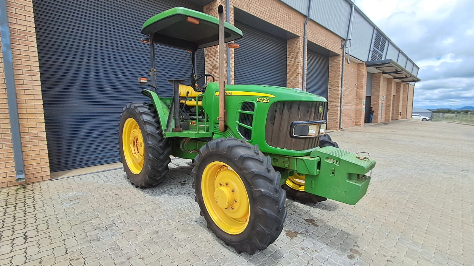 John Deere - 6225 MFWD Tractor - For Sale at AFGRI (Polokwane)