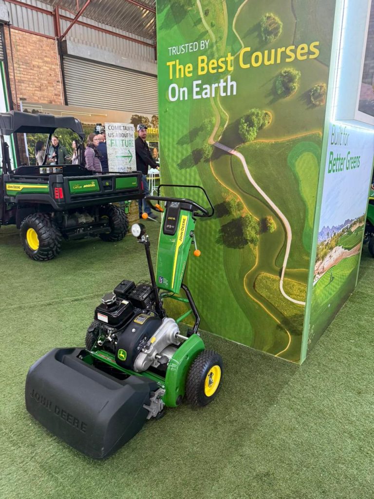 John Deere 220SL walk behind greens mower for golf course maintenance