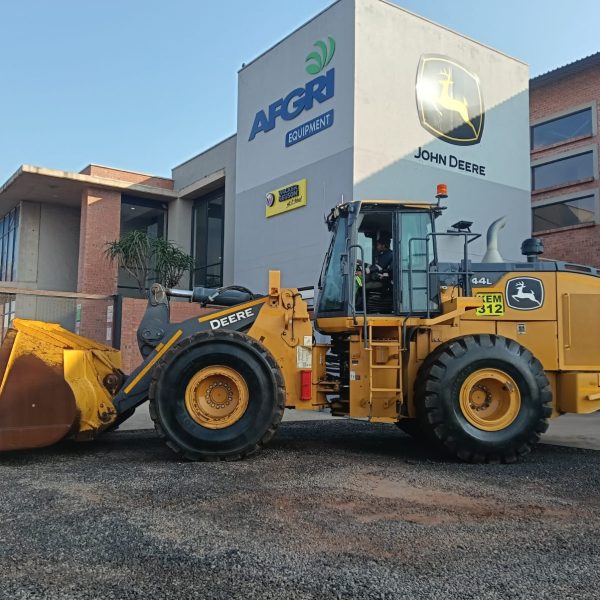 John Deere - 744L Wheel Loader - (Middelburg)