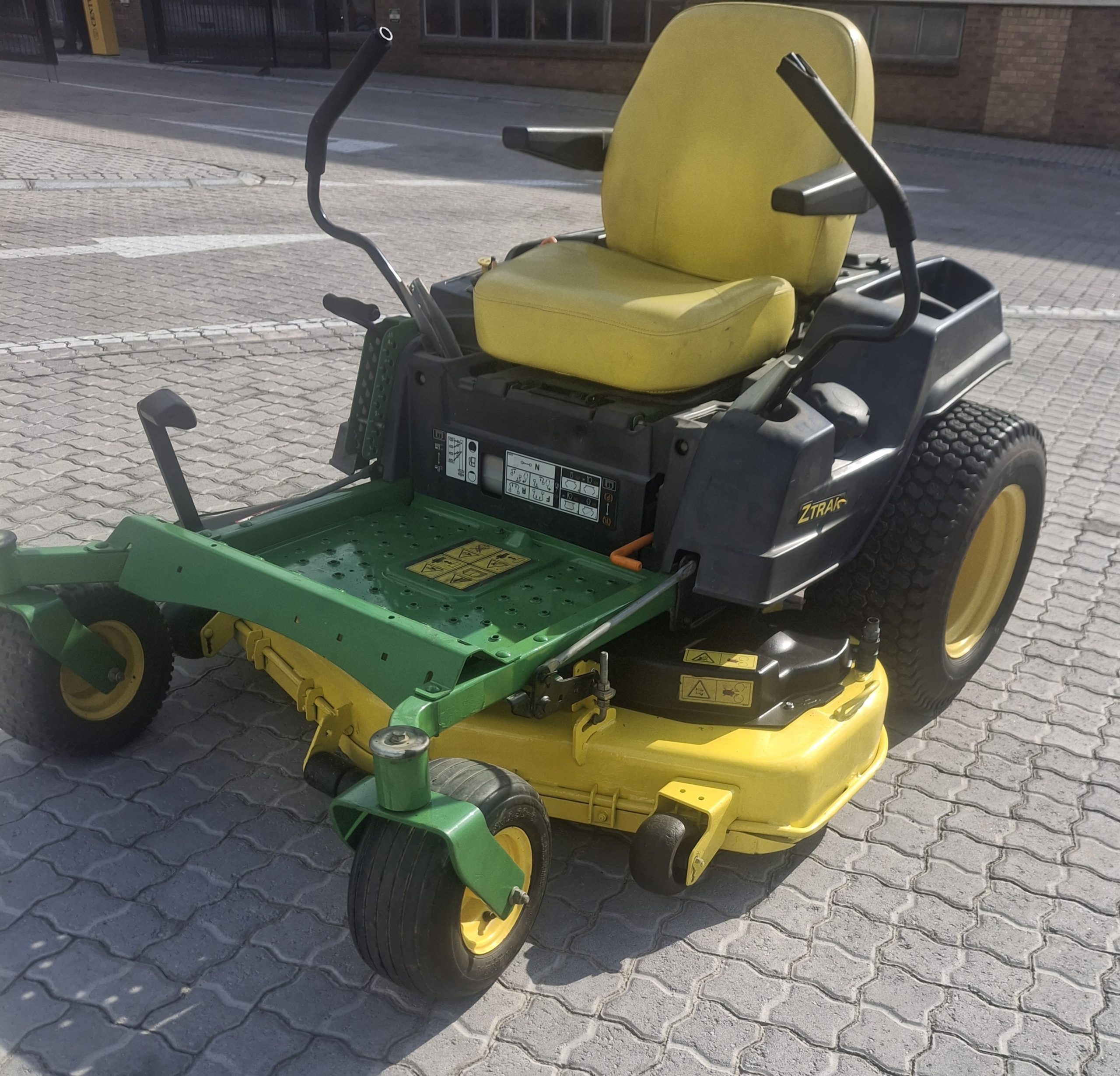 John Deere - Z540R Z-Trak Mower - For Sale at AFGRI (Bellville)