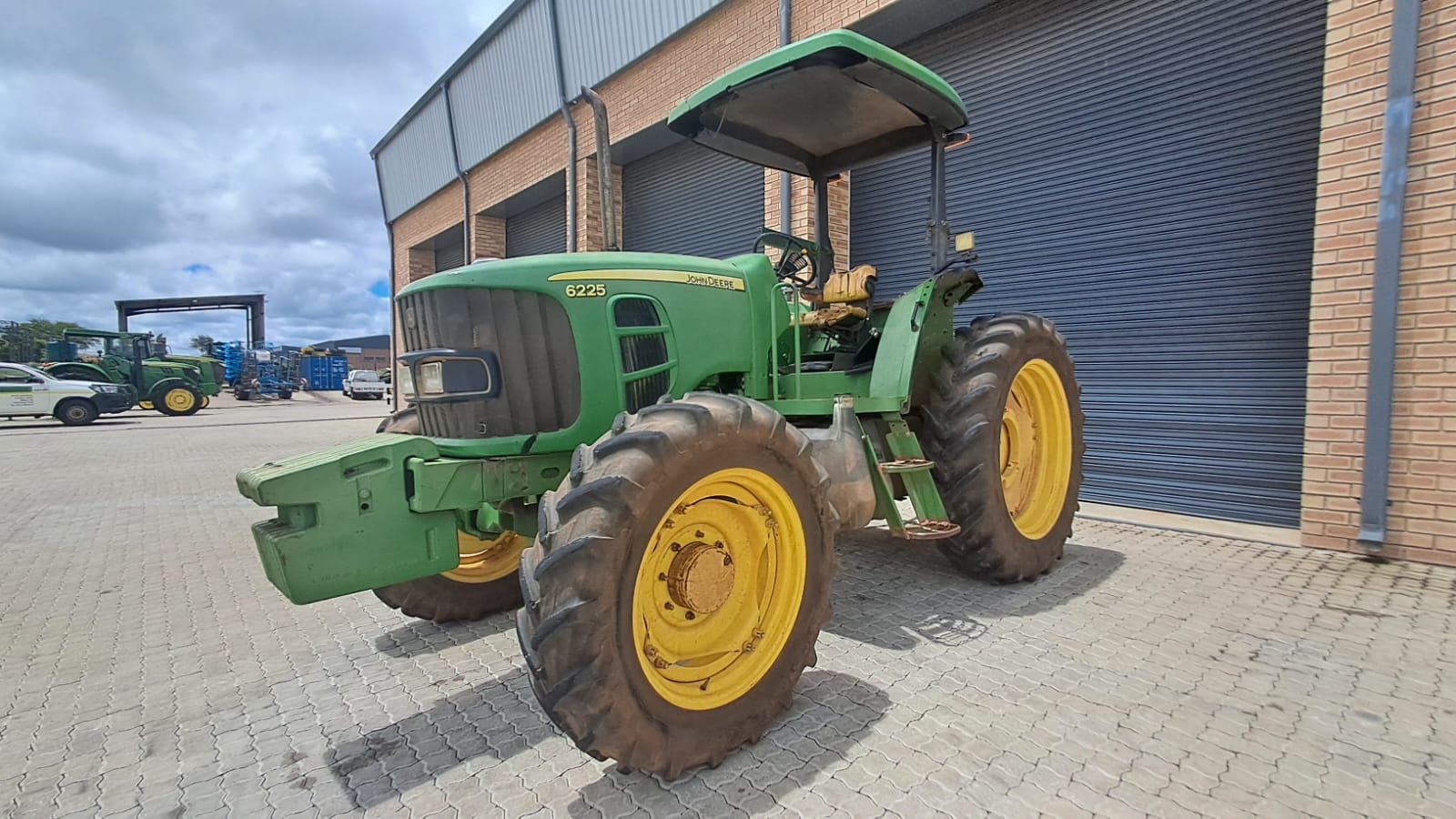 John Deere - 6225 MFWD Tractor - For Sale at AFGRI (Polokwane)
