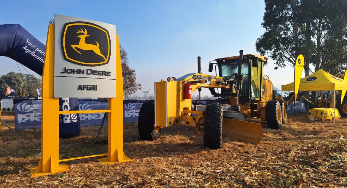 John Deere construction equipment displayed at Val Boeredag 2026.