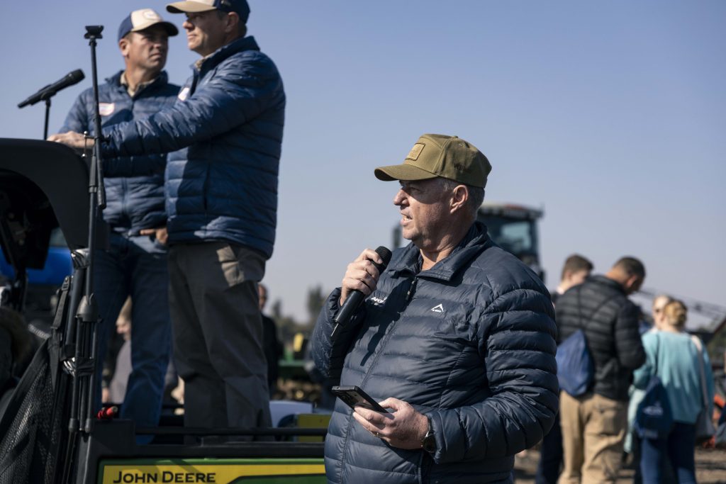 William Nichols, die Operasionelebestuurder van die Noorde van AFGRI Equipment aan die woord by Val Boeredag 2026