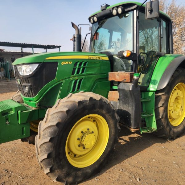 John Deere - 6125M Tractor - For sale at AFGRI (Harrismith)